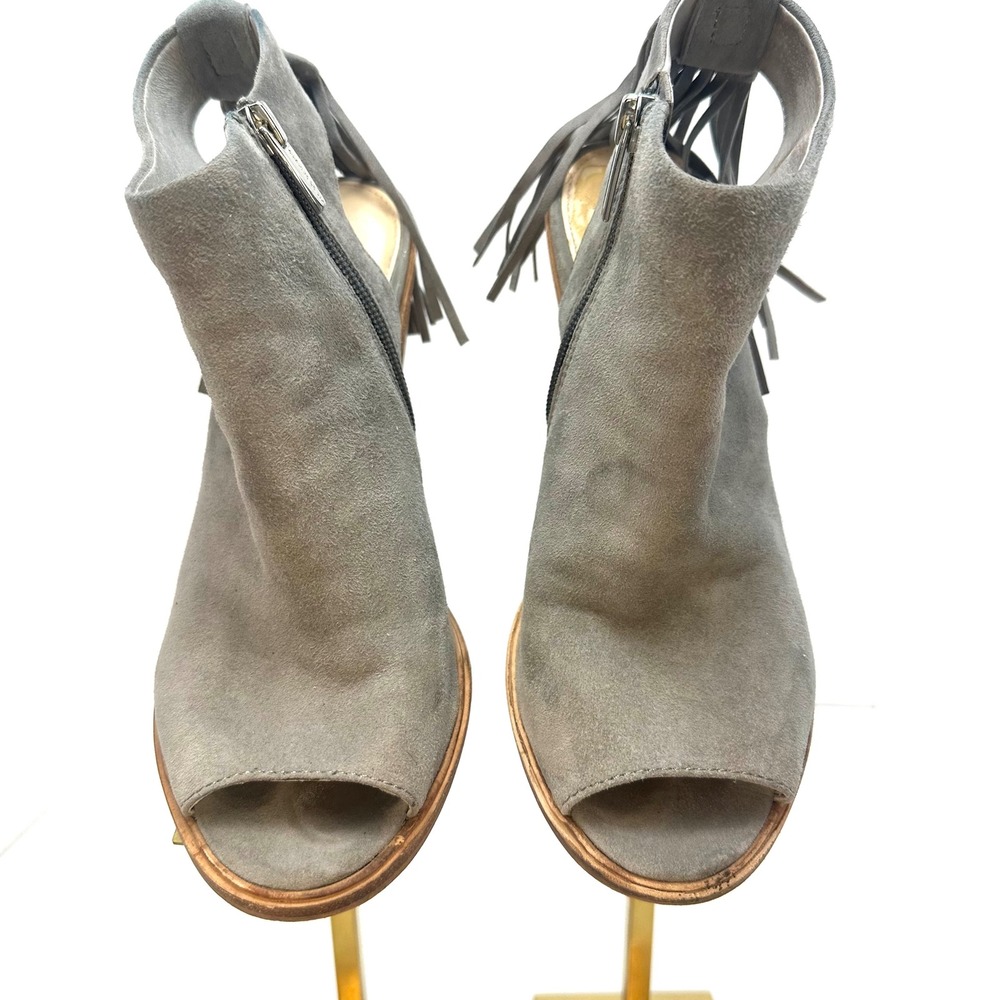 Vince Camuto Kyleena Grey Suede Fringe Peep Toe Block‎ Heel Booties Womens 7.5M